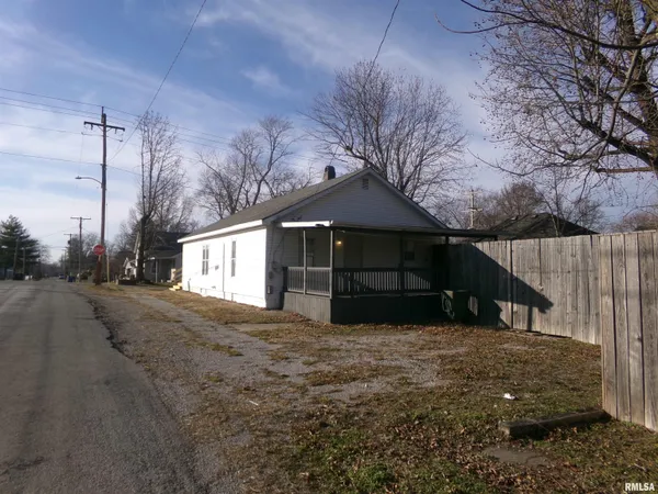 $139,500 | 402 North Cochran Street, West Frankfort, IL 62896