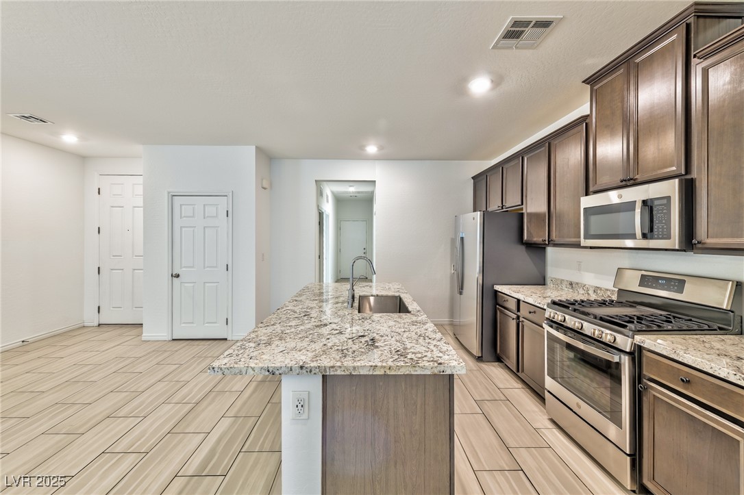 988 Edel Hest Avenue North Las Vegas, NV 89081 - Photo 4 of 17