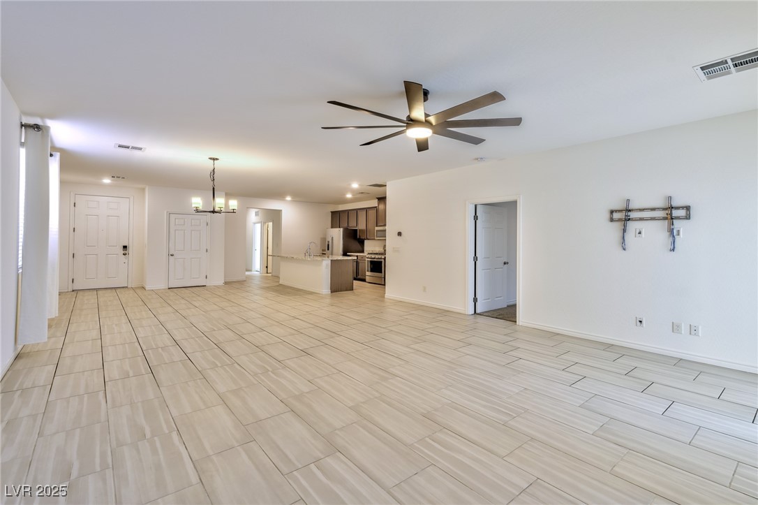 988 Edel Hest Avenue North Las Vegas, NV 89081 - Photo 5 of 17