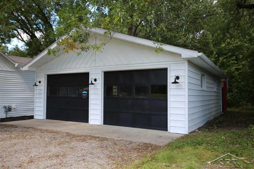 731 East Isabella Road Midland, MI 48640 - Photo 3 of 18 50022955-2.JPG