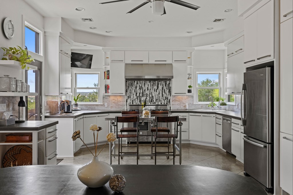 1556 Pfiester Road Fredericksburg, TX 78624 - Photo 12 of 61