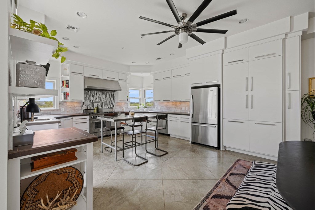 1556 Pfiester Road Fredericksburg, TX 78624 - Photo 13 of 61