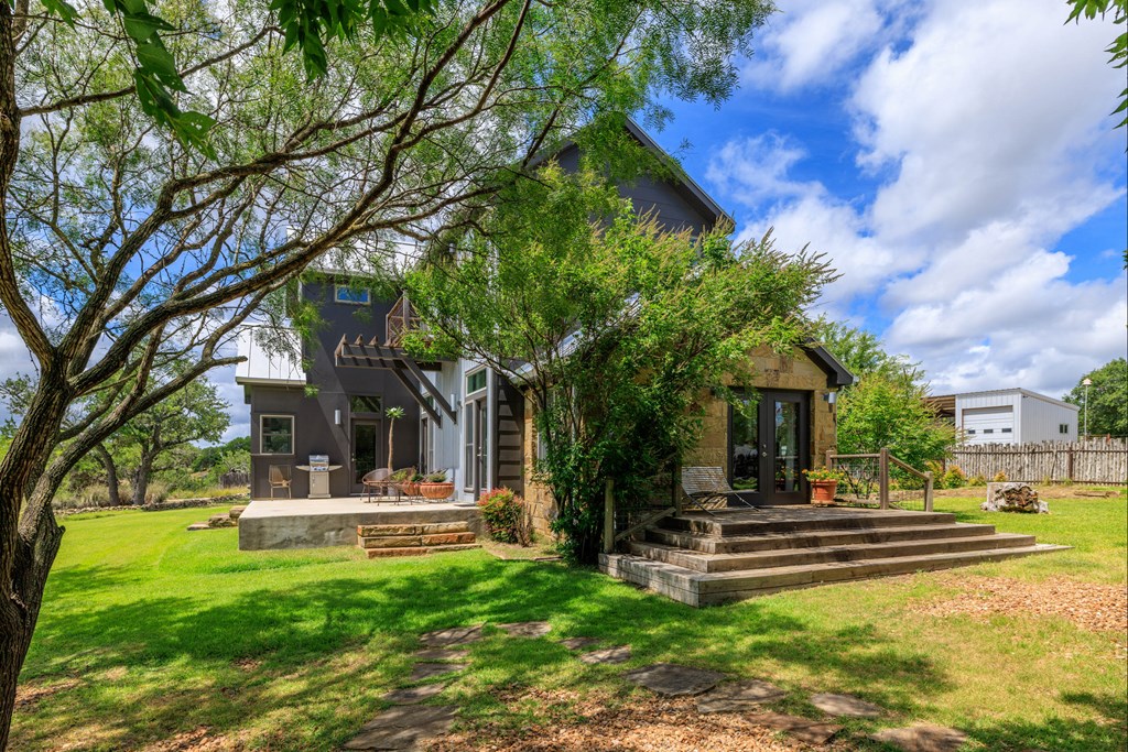 1556 Pfiester Road Fredericksburg, TX 78624 - Photo 20 of 61