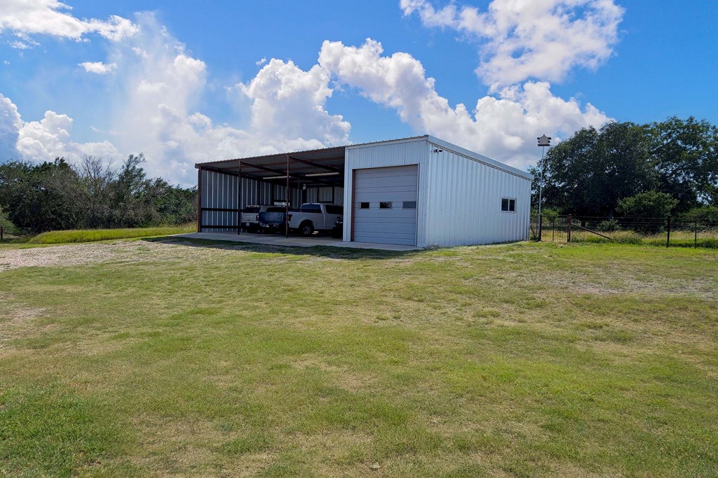 1556 Pfiester Road Fredericksburg, TX 78624 - Photo 47 of 61