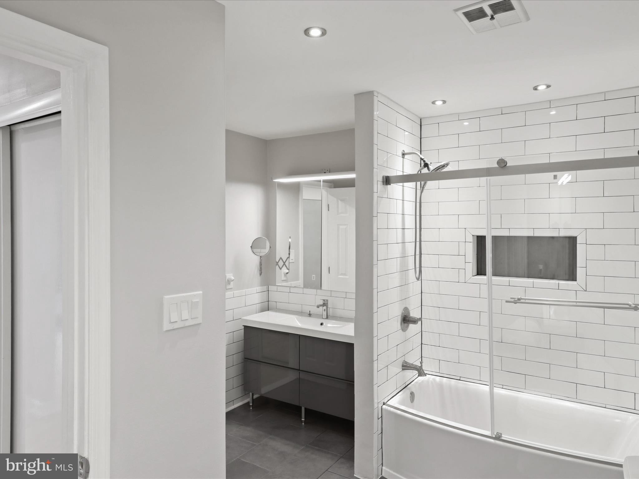1911 B Villaridge Drive, Unit 1911B Reston, VA 20191 - Photo 23 of 38