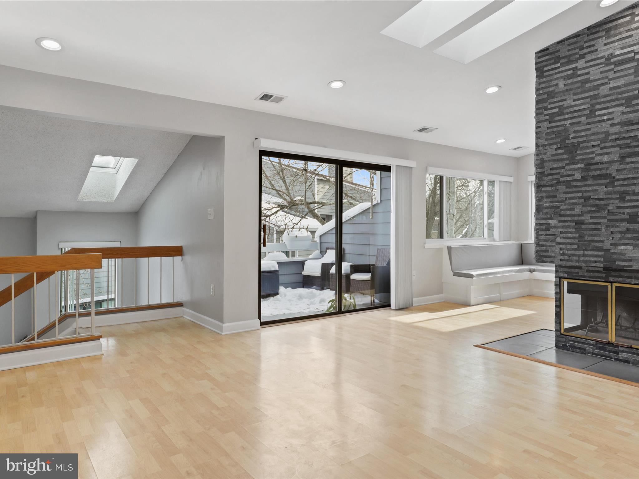 1911 B Villaridge Drive, Unit 1911B Reston, VA 20191 - Photo 6 of 38