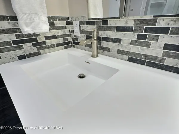 $525,000 | 495 East Garnett Avenue, Driggs, ID 83422