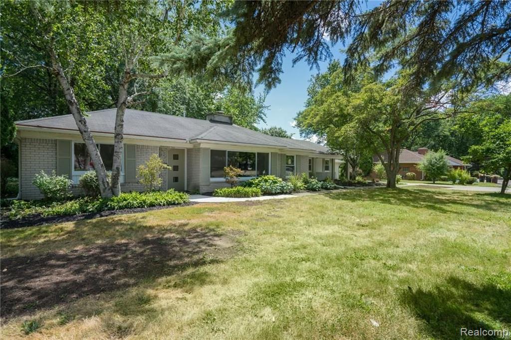 16175 West 13 Mile Road Southfield, MI 48076 - Photo 2 of 31