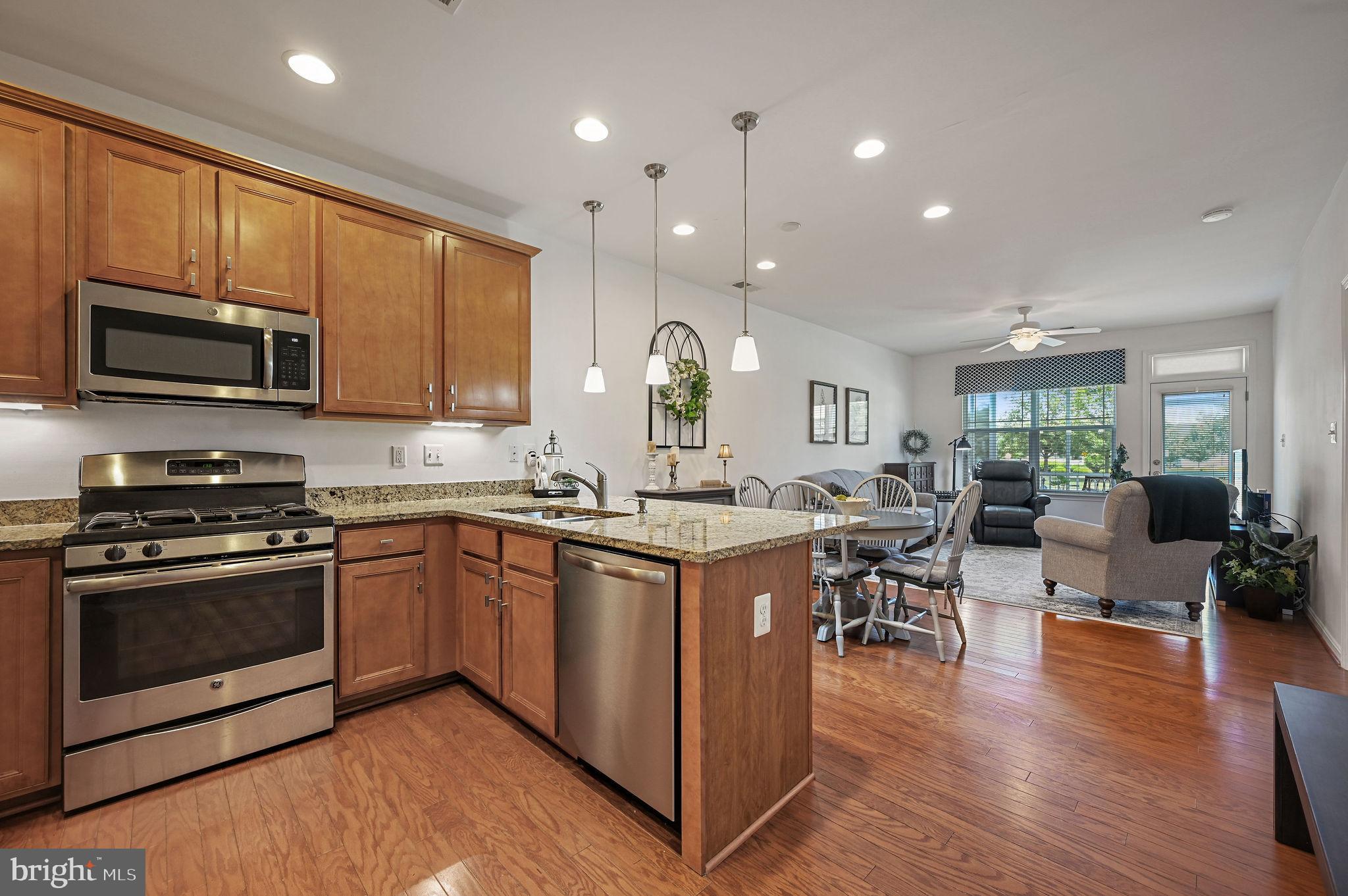 42 Cresthaven Lane Dover, DE 19901 - Photo 6 of 33 Granite Counter tops