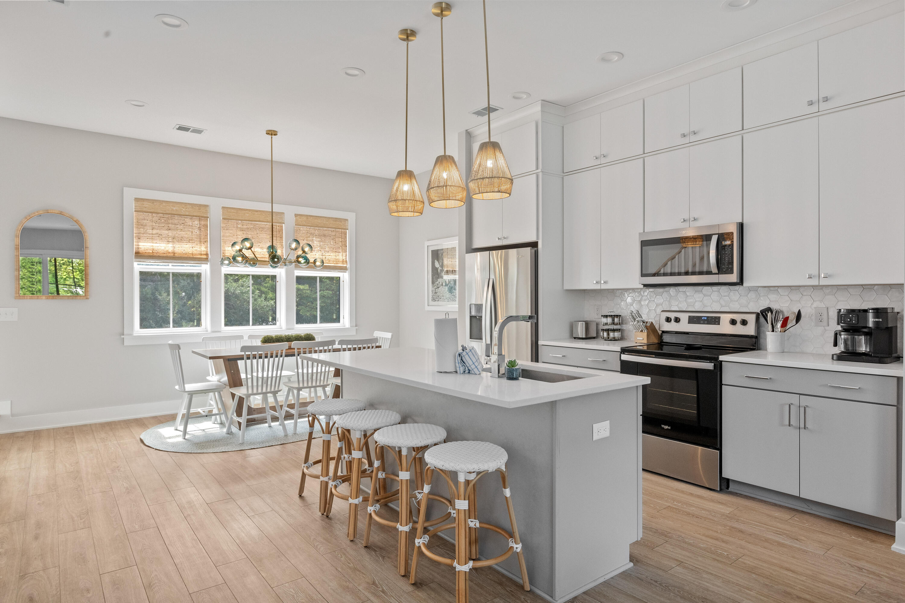 14 Shem Drive Mount Pleasant, SC 29464 - Photo 9 of 51 14ShemDr-CasaVerdeMediaLLC19