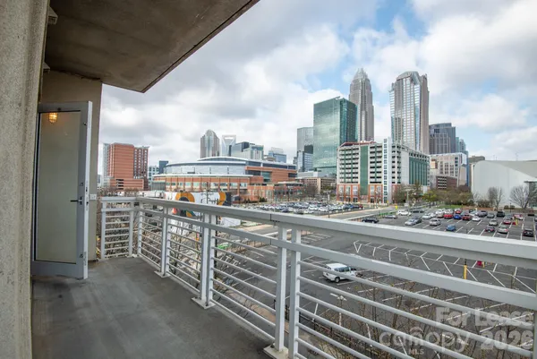 $2,600 | 505 East 6th Street, Unit 504, Charlotte, NC 28202