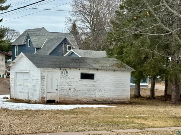 $79,900 | 800 12th Avenue West, Ashland, WI 54806