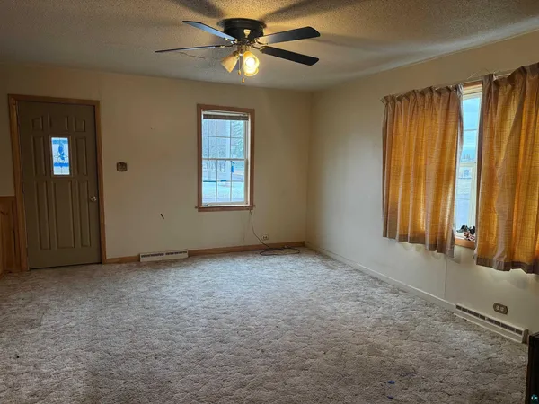 $79,900 | 800 12th Avenue West, Ashland, WI 54806