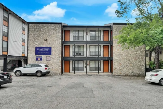 $999 | 2801 Hemphill Park, Unit A301, Austin, TX 78705