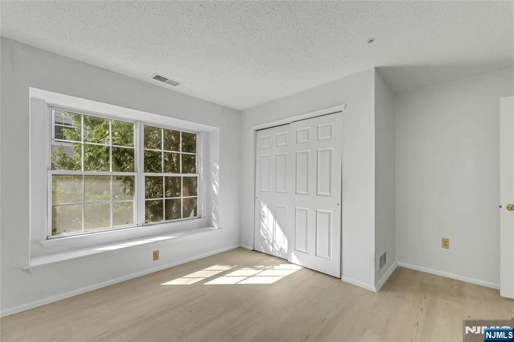 1192 Richmond Road Mahwah, NJ 07430 - Photo 11 of 19