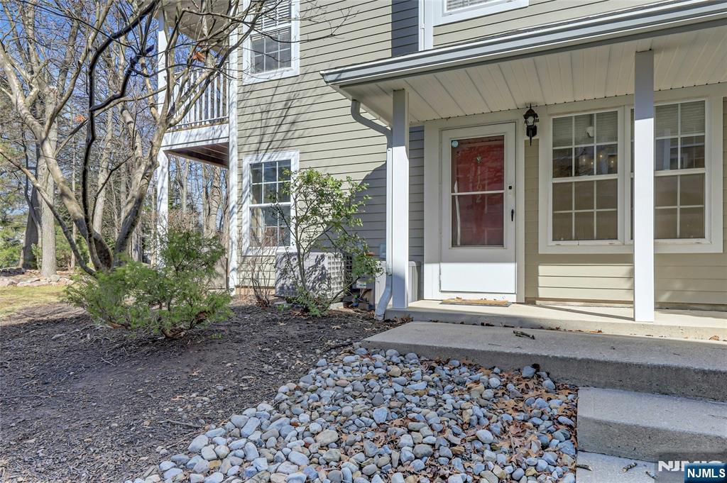 1192 Richmond Road Mahwah, NJ 07430 - Photo 2 of 19