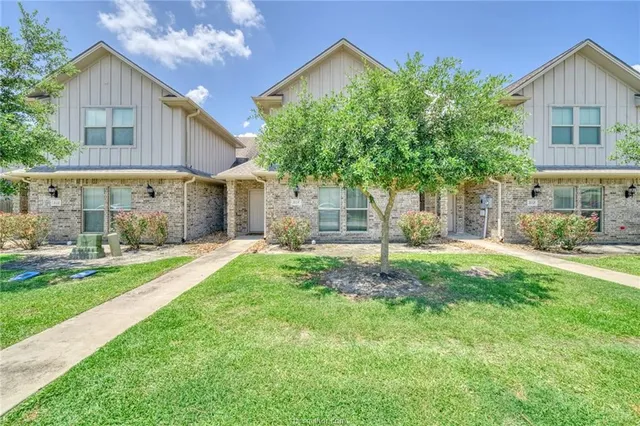 $2,800 | 3114 Claremont Drive, College Station, TX 77845