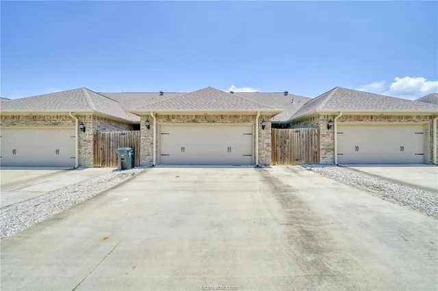 $2,800 | 3114 Claremont Drive, College Station, TX 77845