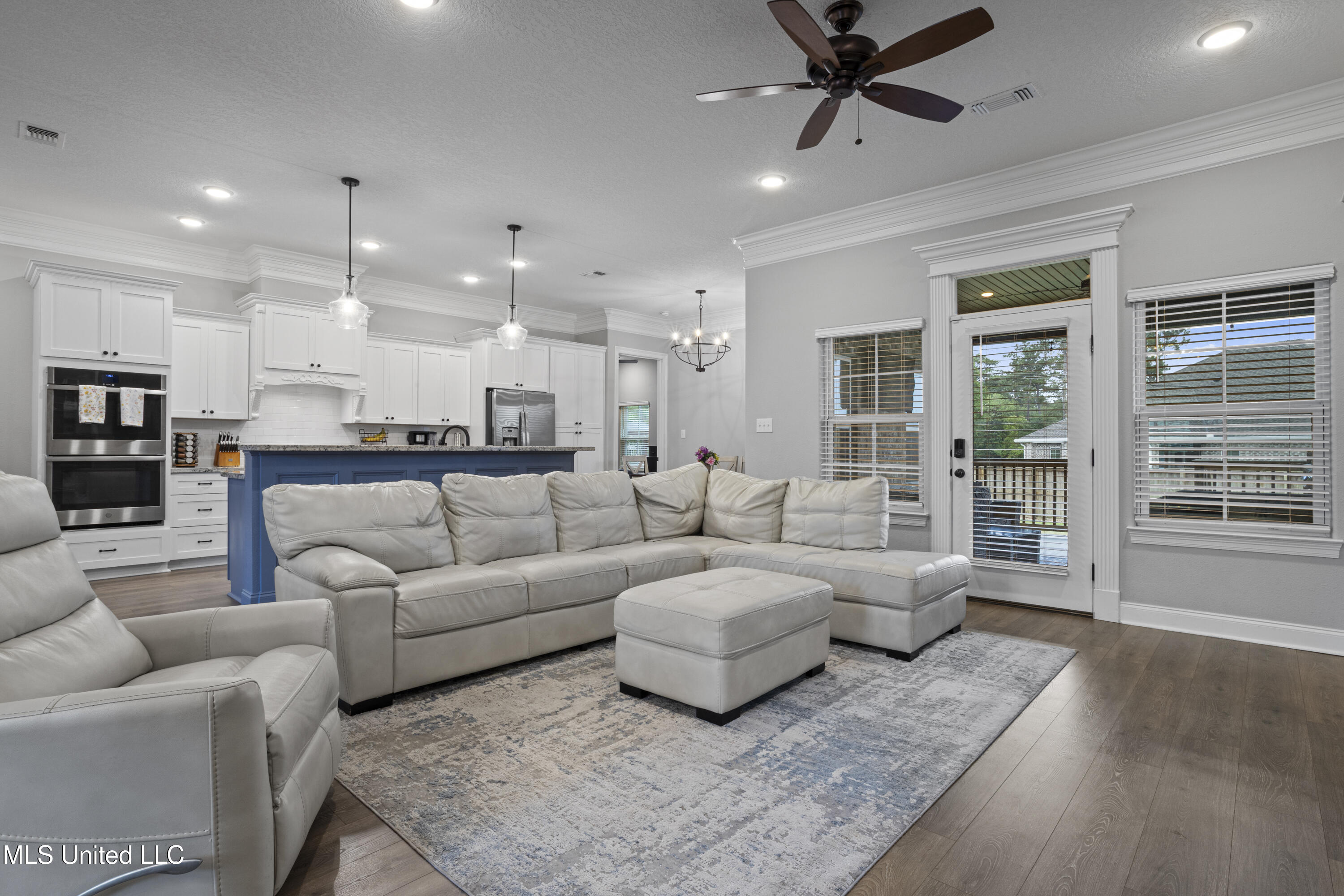 2987 Rue Acadian Gardens Biloxi, MS 39532 - Photo 2 of 40 007