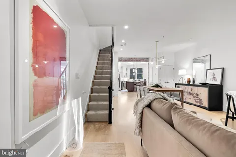 $1,999,995 | 810 North Carolina Avenue Southeast, Washington, DC 20003