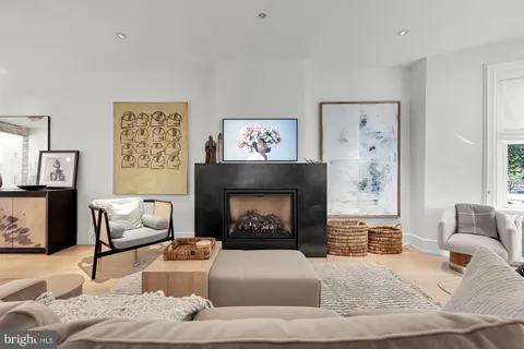 $1,999,995 | 810 North Carolina Avenue Southeast, Washington, DC 20003
