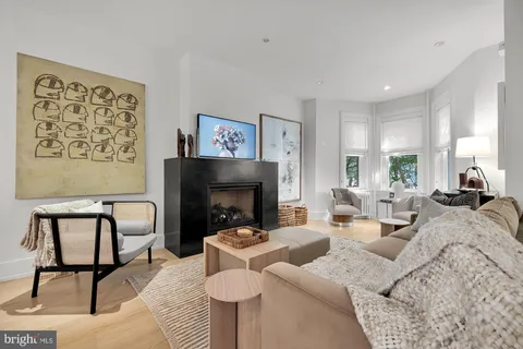 $1,999,995 | 810 North Carolina Avenue Southeast, Washington, DC 20003