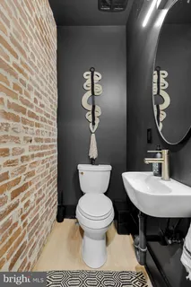 $1,999,995 | 810 North Carolina Avenue Southeast, Washington, DC 20003