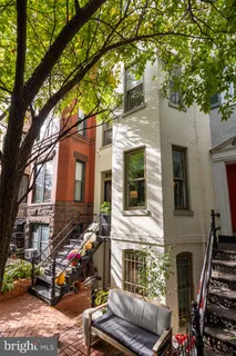 $1,999,995 | 810 North Carolina Avenue Southeast, Washington, DC 20003