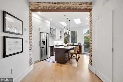 $1,999,995 | 810 North Carolina Avenue Southeast, Washington, DC 20003