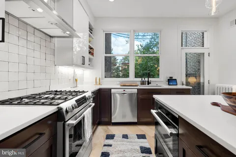 $1,999,995 | 810 North Carolina Avenue Southeast, Washington, DC 20003