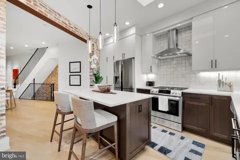 $1,999,995 | 810 North Carolina Avenue Southeast, Washington, DC 20003