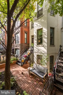 $1,999,995 | 810 North Carolina Avenue Southeast, Washington, DC 20003