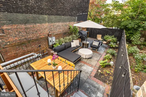 $1,999,995 | 810 North Carolina Avenue Southeast, Washington, DC 20003