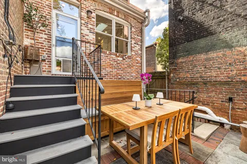 $1,999,995 | 810 North Carolina Avenue Southeast, Washington, DC 20003