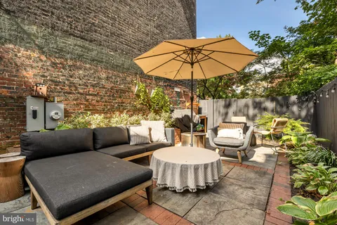 $1,999,995 | 810 North Carolina Avenue Southeast, Washington, DC 20003