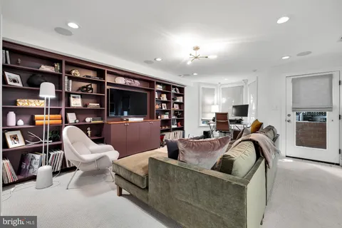 $1,999,995 | 810 North Carolina Avenue Southeast, Washington, DC 20003