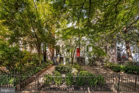 $1,999,995 | 810 North Carolina Avenue Southeast, Washington, DC 20003
