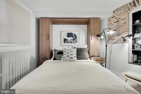 $1,999,995 | 810 North Carolina Avenue Southeast, Washington, DC 20003