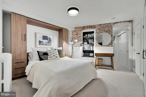 $1,999,995 | 810 North Carolina Avenue Southeast, Washington, DC 20003