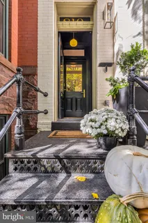 $1,999,995 | 810 North Carolina Avenue Southeast, Washington, DC 20003