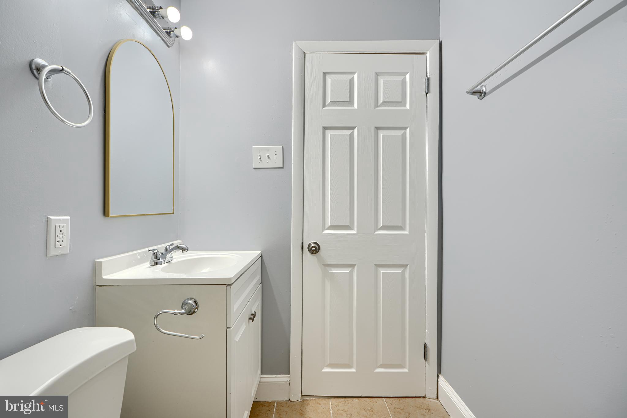 1902 Kelmore Road Baltimore, MD 21222 - Photo 16 of 27 FULL BATH UPPER LEVEL