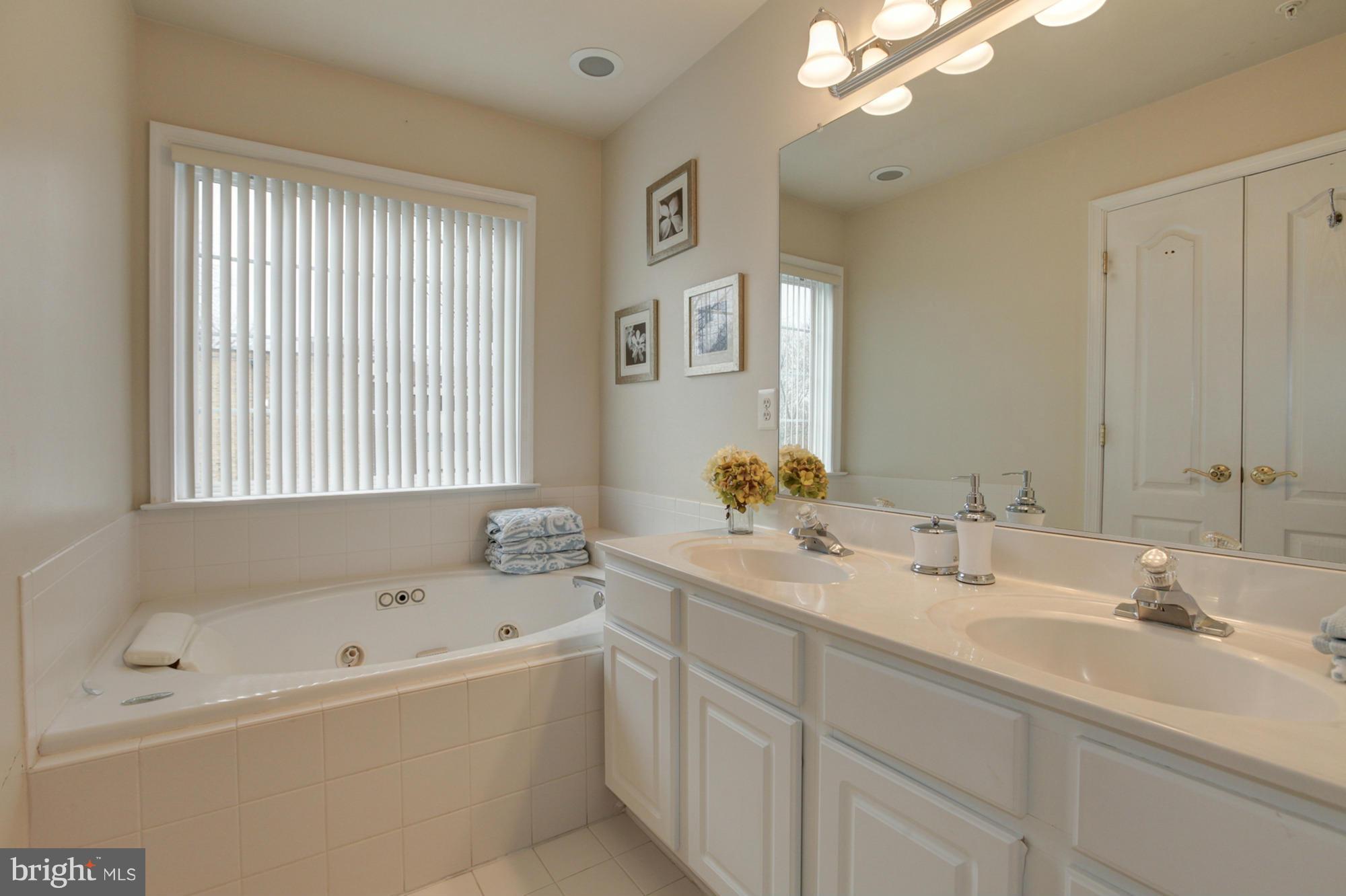 2110 Clark Place, Unit 58 Silver Spring, MD 20910 - Photo 16 of 20 Bath (Master)