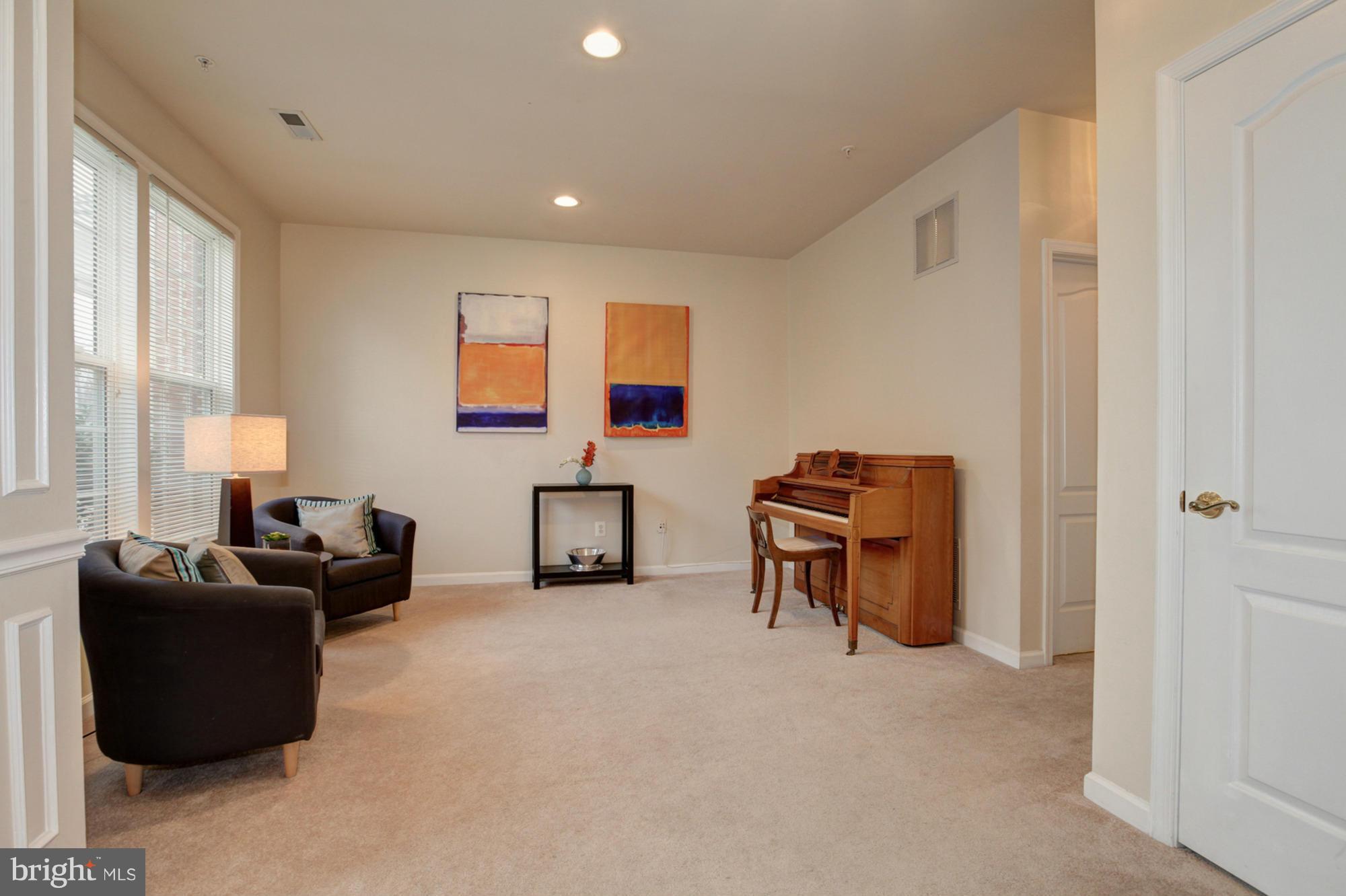 2110 Clark Place, Unit 58 Silver Spring, MD 20910 - Photo 4 of 20 Family Room