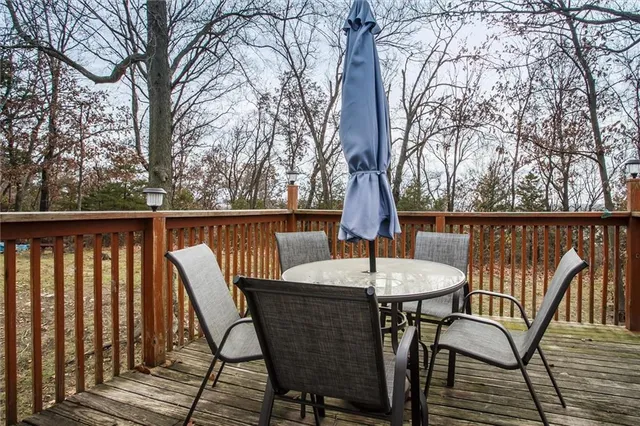 $225,000 | 10119 Steele Road, Edwardsville, KS 66111