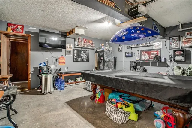 $225,000 | 10119 Steele Road, Edwardsville, KS 66111