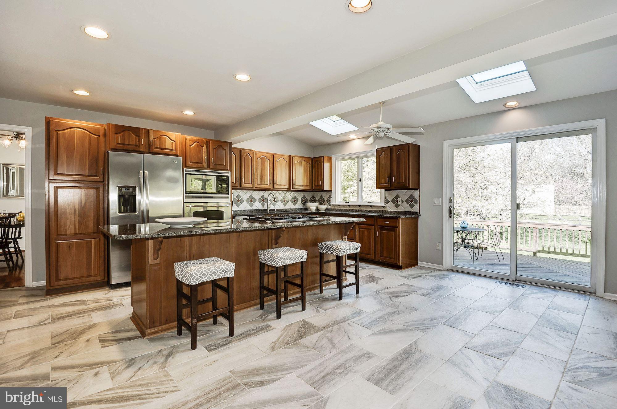 13361 Point Rider Lane Herndon, VA 20171 - Photo 8 of 30 Chef's kitchen w/9' island great for entertaining!