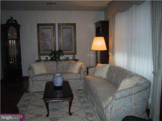 212 Boxwood Lane Springfield, PA 19064 - Photo 3 of 6