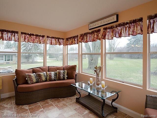 28025 Quail Hollow Road Farmington Hills, MI 48331 - Photo 21 of 38