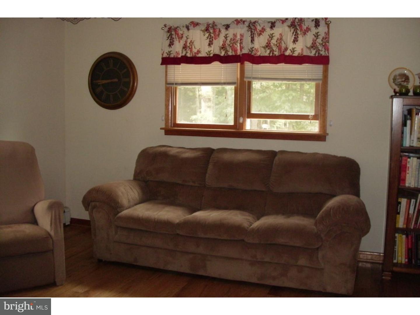 164 West Millstream Road Cream Ridge, NJ 08514 - Photo 3 of 8