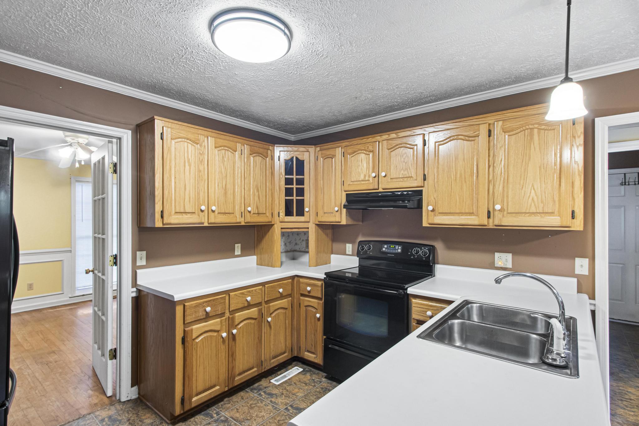 330 East Hedge Road Aiken, SC 29801 - Photo 3 of 37 IMG_0599